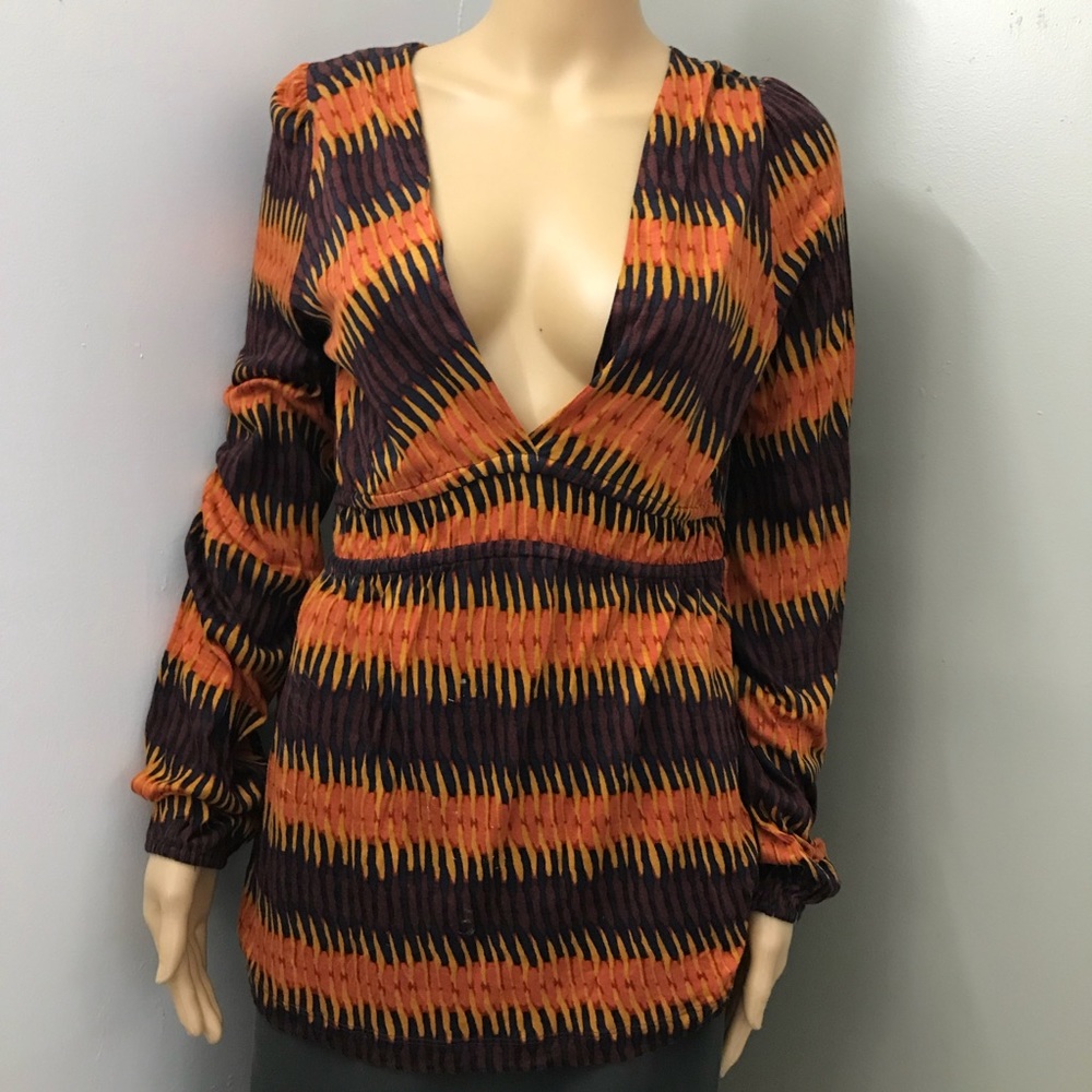 V neck top